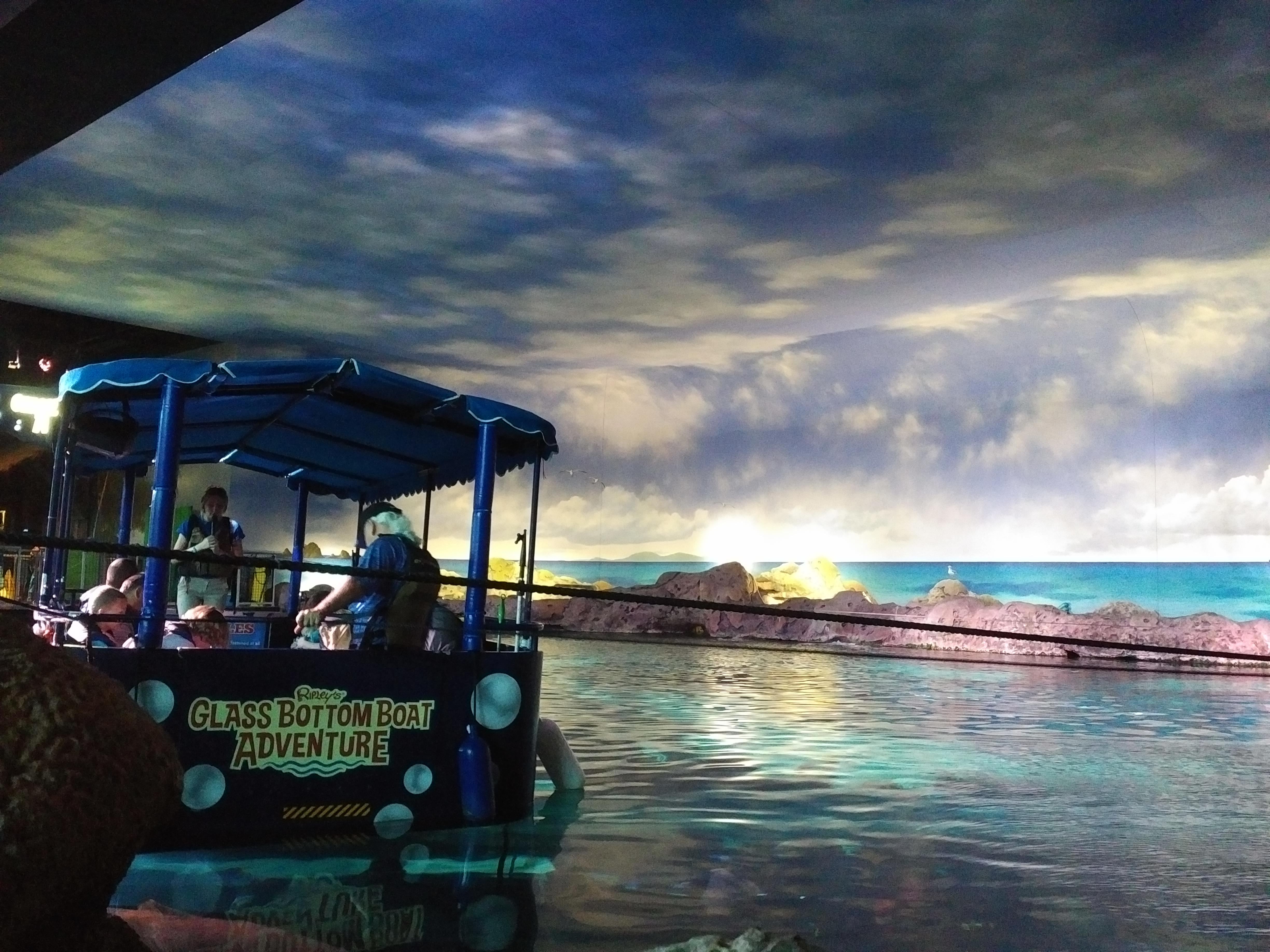 2018 TN Gatlinburg Ripleys Aquarium glass bottom boat.jpg